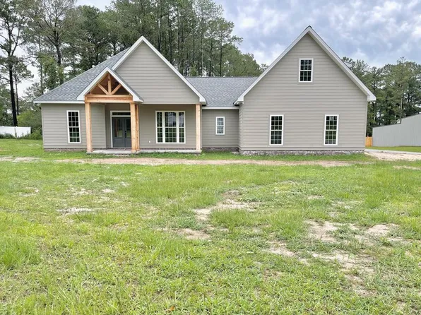 1749 Baymeadows Dr W, Douglas, GA 31535