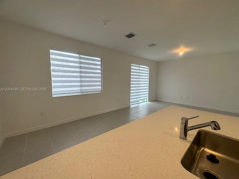 705 SE 13th Street Cir #705 — Photo 16