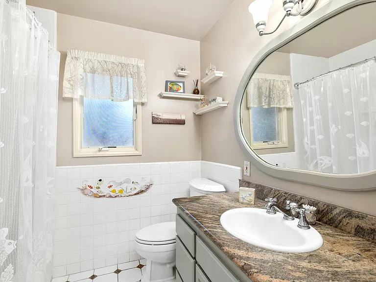 1605 Lynngrove Dr — Photo 21