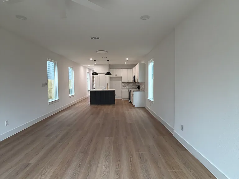 2521 Bethurum Ave — Photo 14