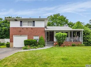 7 Sylvia Rd, Plainview, NY 11803