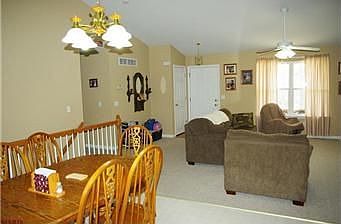 5th image of 20 Madison Ln