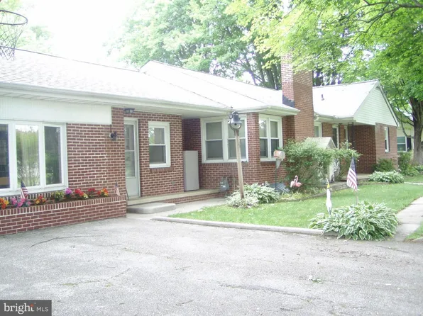 15 Memories Ln, Abbottstown, PA 17301