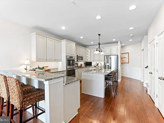 4th image of 117 Elton Farm Cir