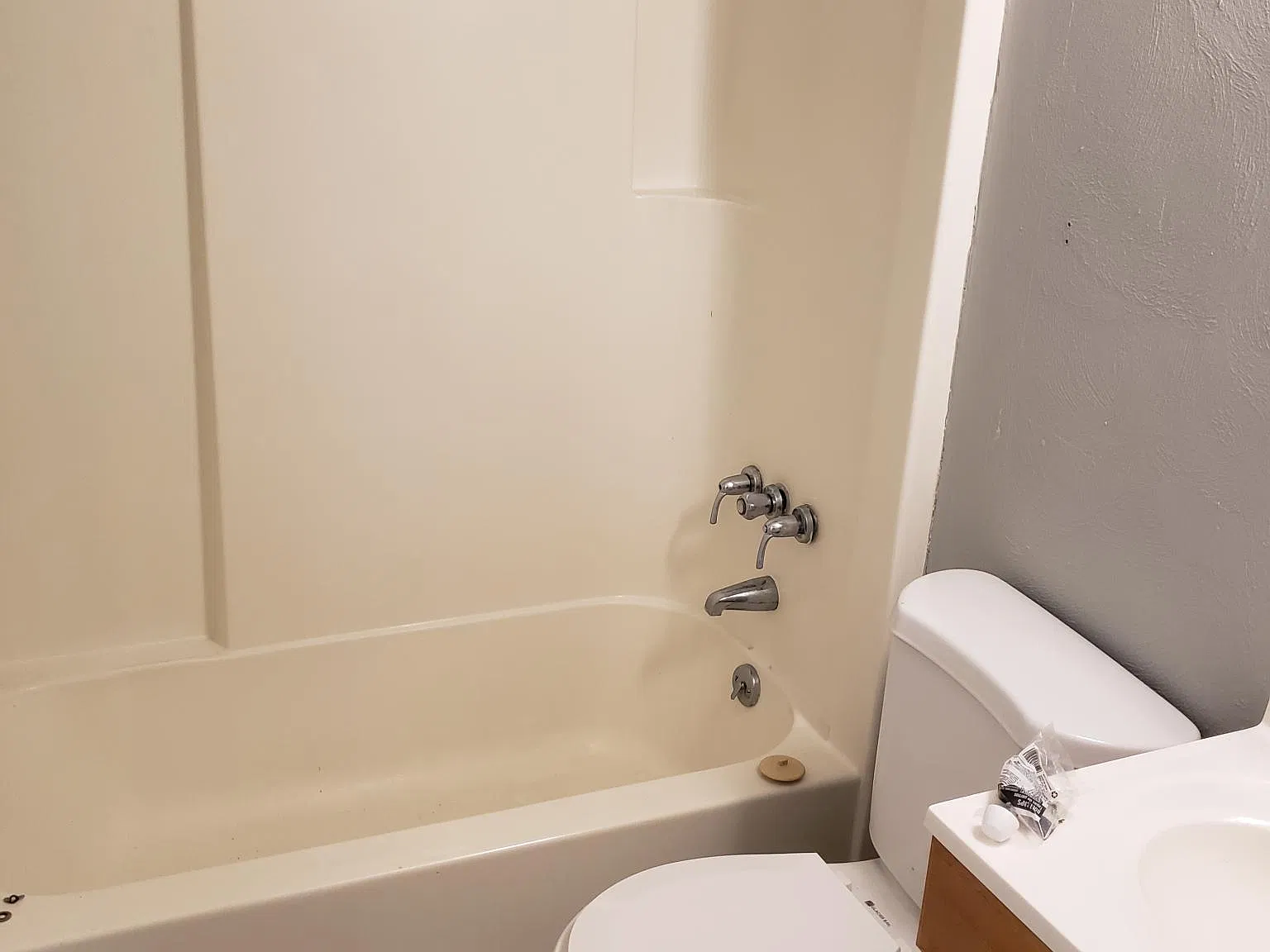 2 bed, 1.5 bath, 900 sqft, $1,000 — Photo 4
