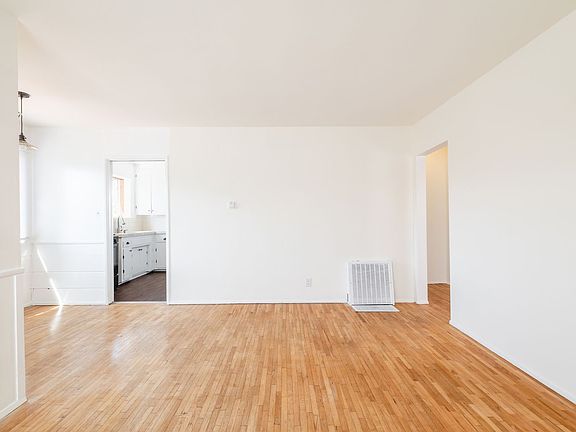 3rd image of 1037 Palos Verdes Blvd #1