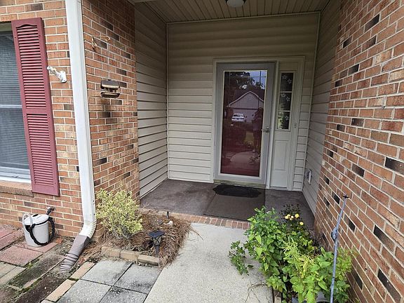 3rd image of 106 Willow Leaf Pl