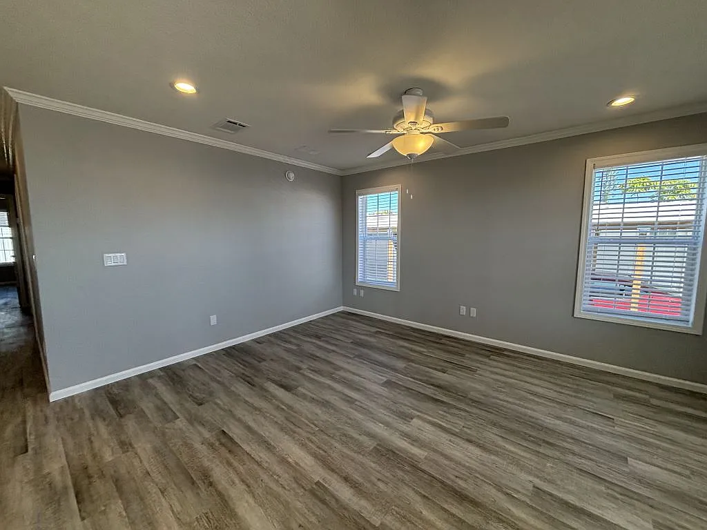 3 bed, 2.0 bath, 1198 sqft, $1,549 — Photo 3