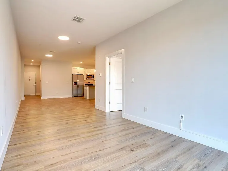 502 Broadway #301 — Photo 5