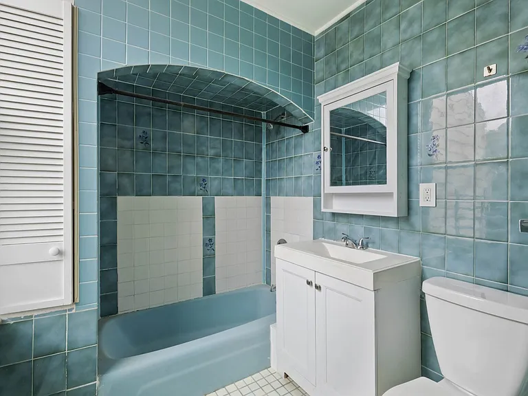 3805 Palisade Ave #3 — Photo 2