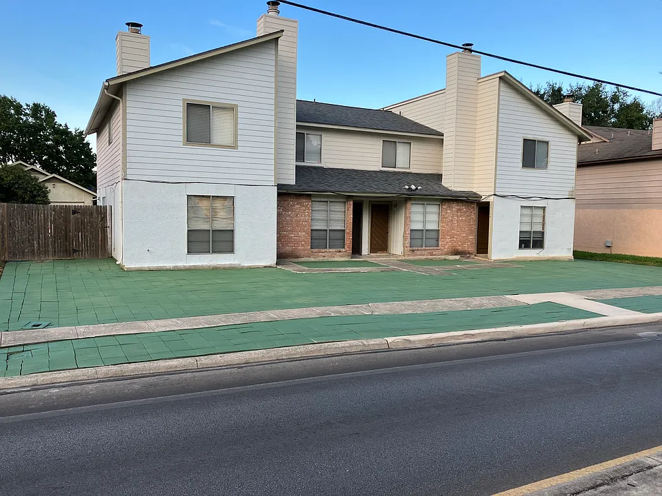 1711 Patricia Dr #102