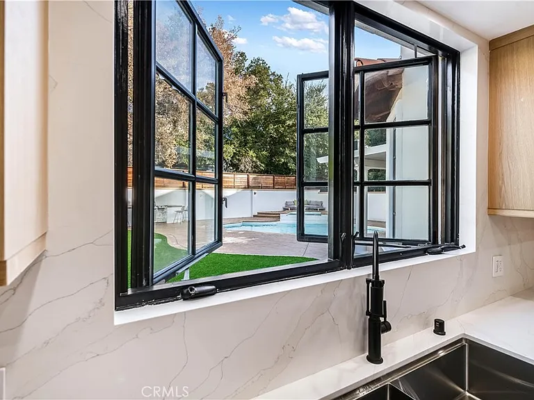 4906 Rubio Ave — Photo 28