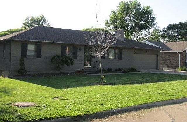 1st image of 106 Hillcrest Dr