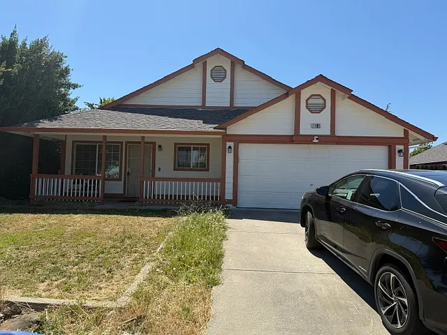 2395 Ellen Ct — Photo 1
