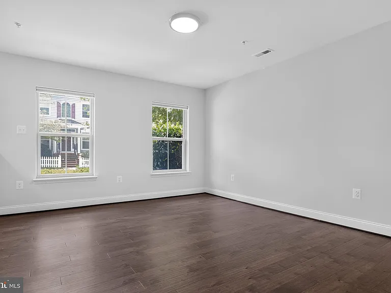 12241 Bluffwood Ter — Photo 7