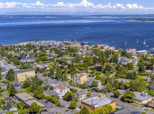 1215 Lawrence St APT 302, Pt Townsend, WA 98368