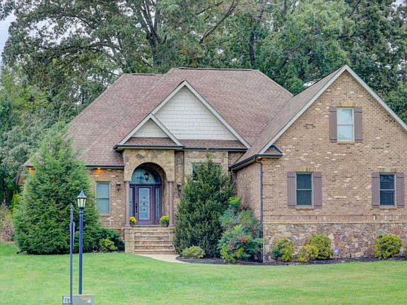 2nd image of 11849 Lakehurst Ln