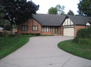 45814 Hecker Dr, Utica, MI