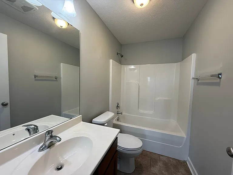 225 Moss View St — Photo 16