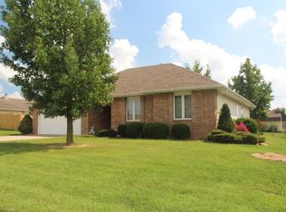 1460 E Cambridge St, Bolivar, MO 65613