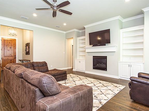3rd image of 4213 Savannah Hills Ln