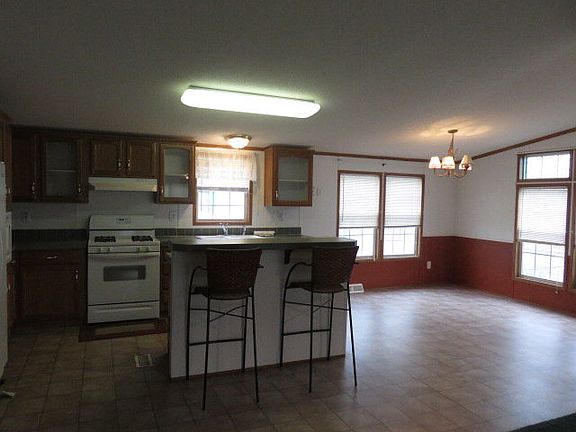 2nd image of 21 Bear Ln
