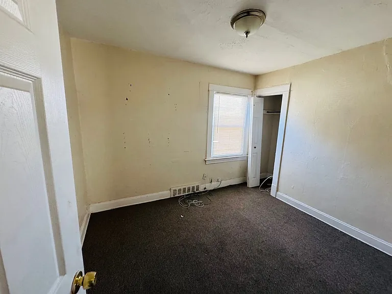 2816 E 125 ST — Photo 39