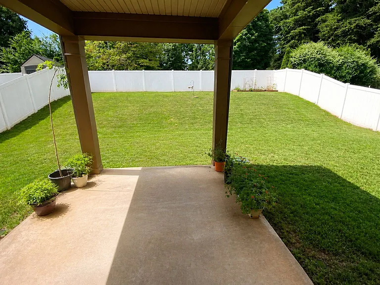 137 Glade Valley Ave — Photo 9