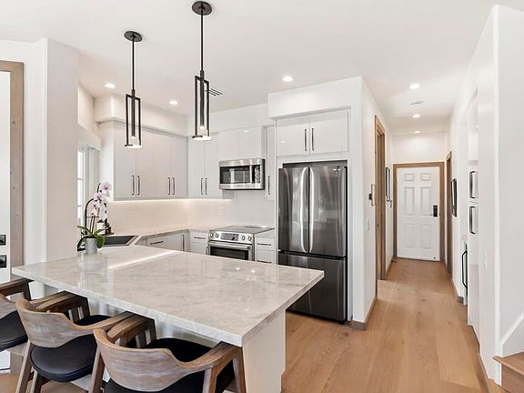 5th image of 2923 Sandy Pointe Unit 8