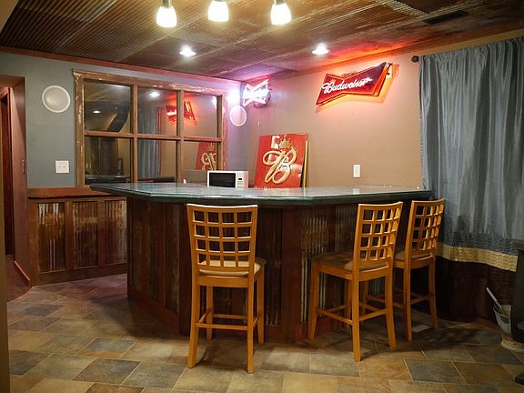 2nd image of 221 Penny Ct