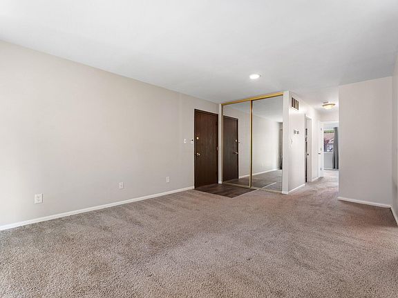 5th image of 2121 Tupelo Ln