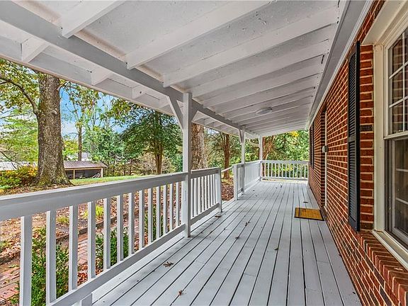 5th image of 2774 Valleyspring Rd