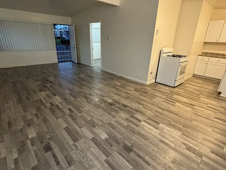 465 W Ramona Dr — Photo 4