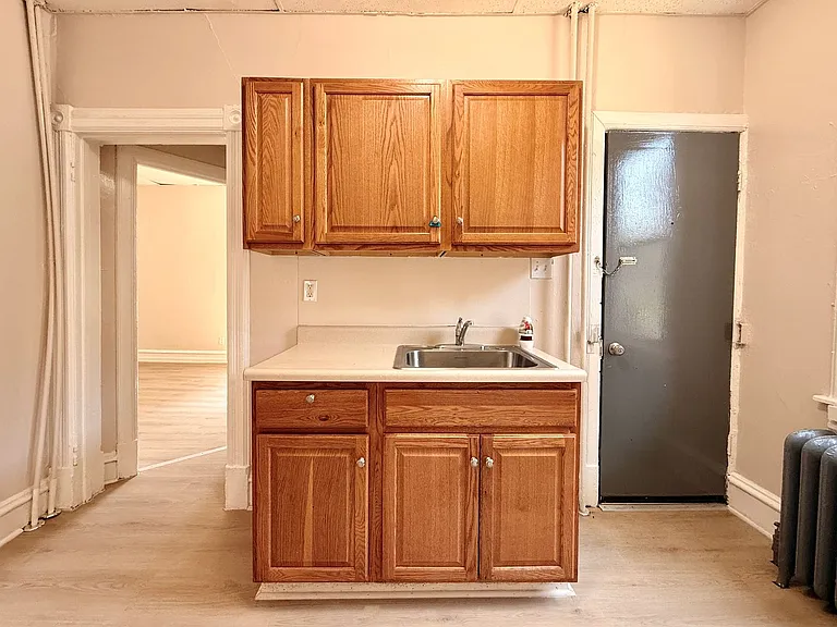 303 N Laurel St — Photo 23