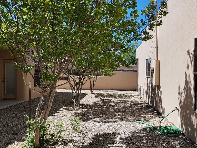 2647 Calle Primera #2-1 — Photo 9