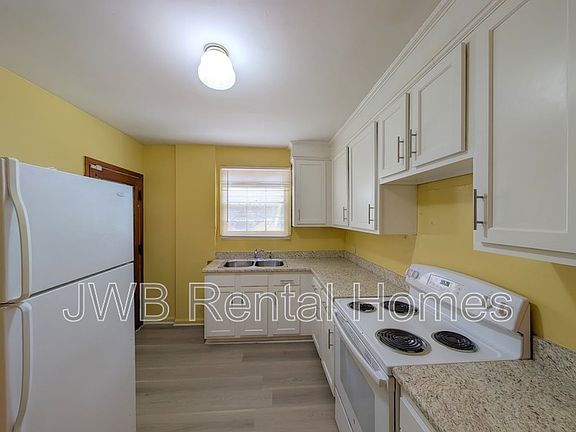 3rd image of 1147 Maynard St