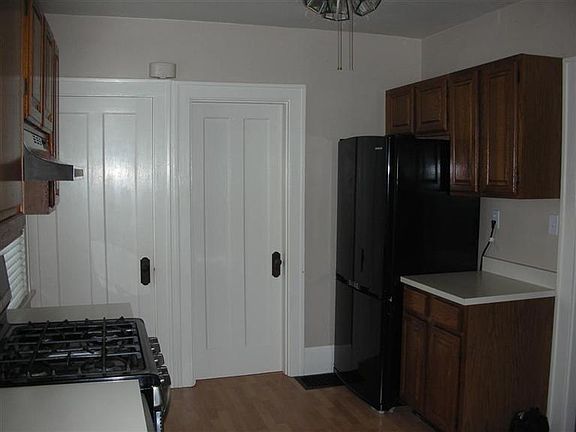 3rd image of 3548 Daytona Ave