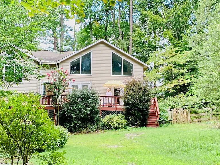 16586 Eltham Rd — Photo 1