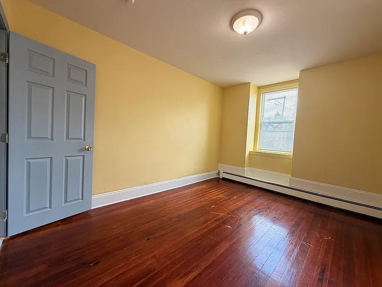 560 Broad St #2 — Photo 29