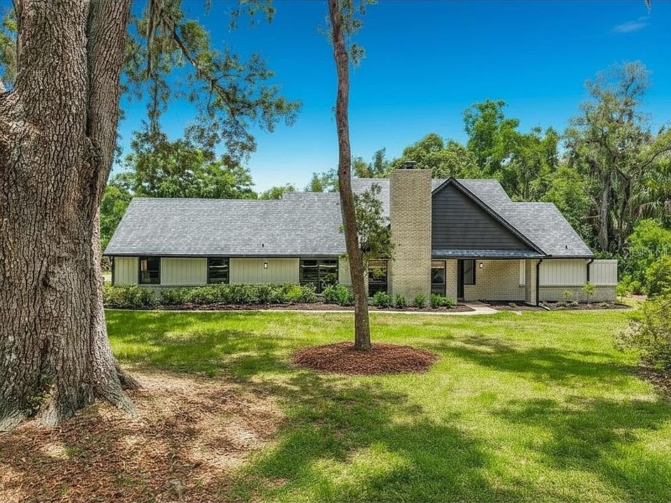 1st image of 975 Dyson Dr