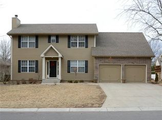 1568 NE Neawanna Dr, Lees Summit, MO 64086