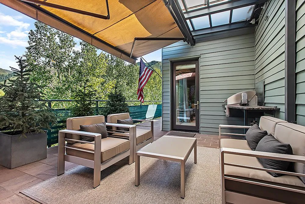 2 bed, 2.5 bath, 1888 sqft, $25,000 — Photo 3