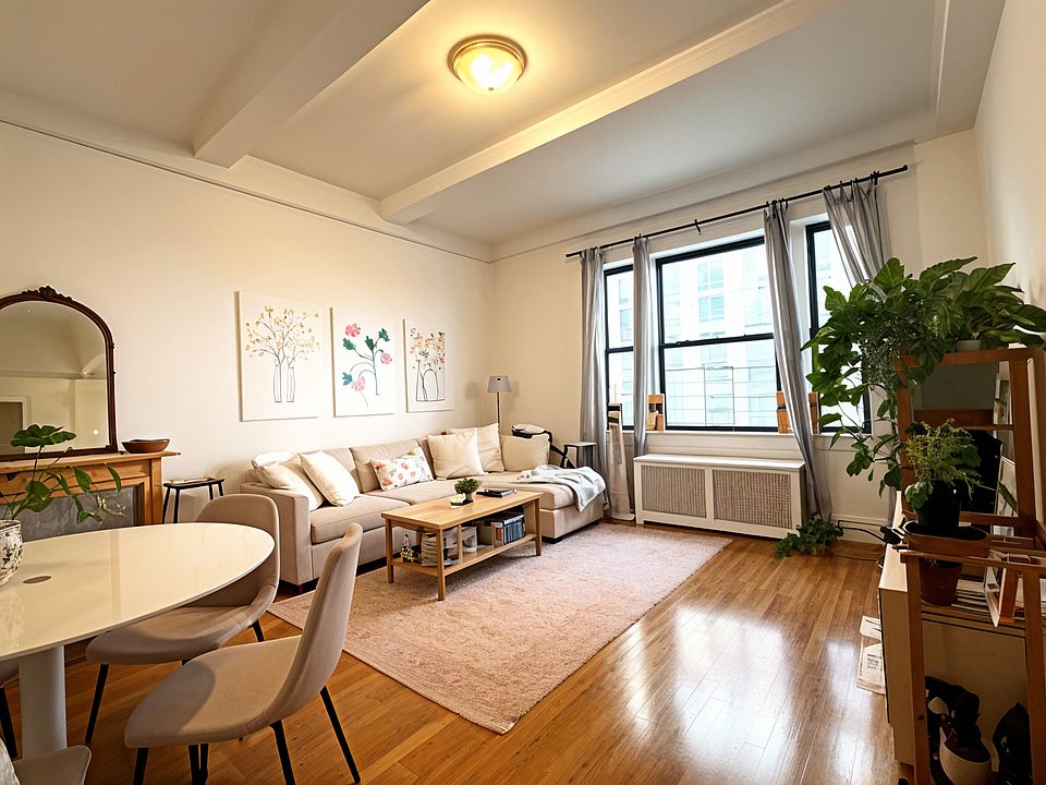1st image of 412 Cathedral Pkwy #91