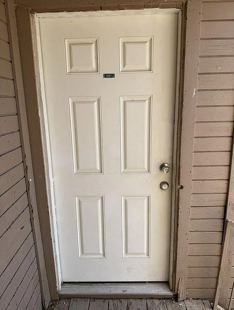 2 bed, 846 sqft, $975 — Photo 2