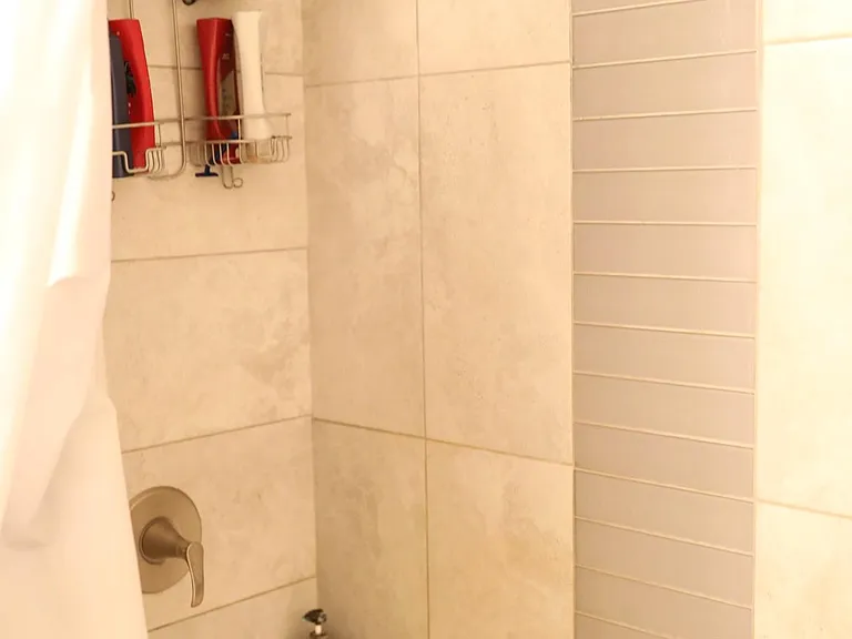 22 E Fairmont Dr — Photo 13