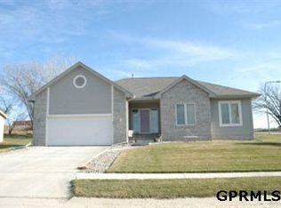 271 S 199th St, Omaha, NE 68130