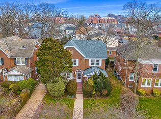 11-12 Bay 24 St, Far Rockaway, NY 11691