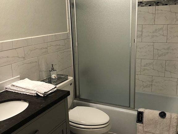 5th image of 5301 Ocean Ter APT 9