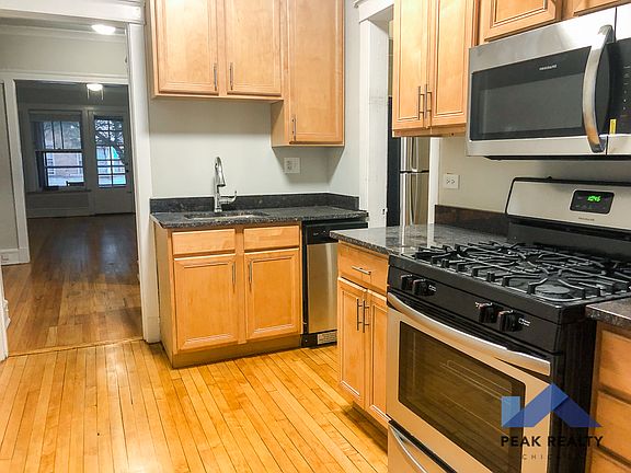 3rd image of 3700 N Fremont St #3702-1