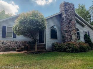 1245 Hill Rd, White Lake, MI 48383